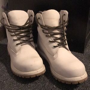 Timberland Women’s 6-inch waterproof boots